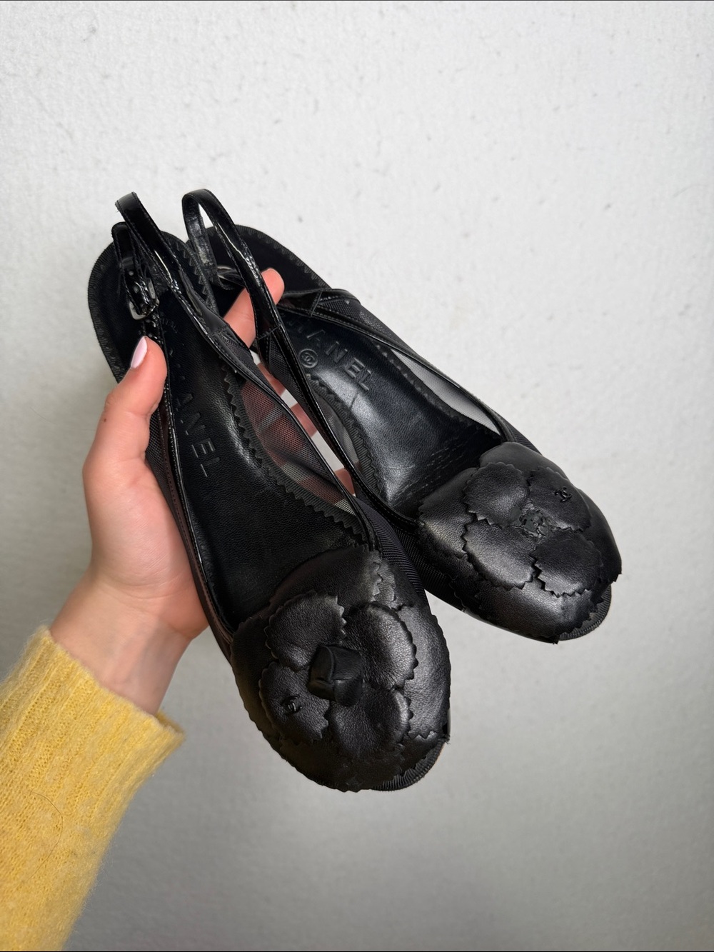 Vintage Chanel Peep Toe Flower Slingback Kitten Heels 37.5 - Picture 2 of 9